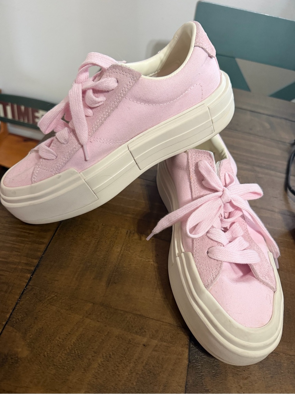 Converse All Star Pink Canvas Low Top Lace-Up Sneakers women’s US 8.5